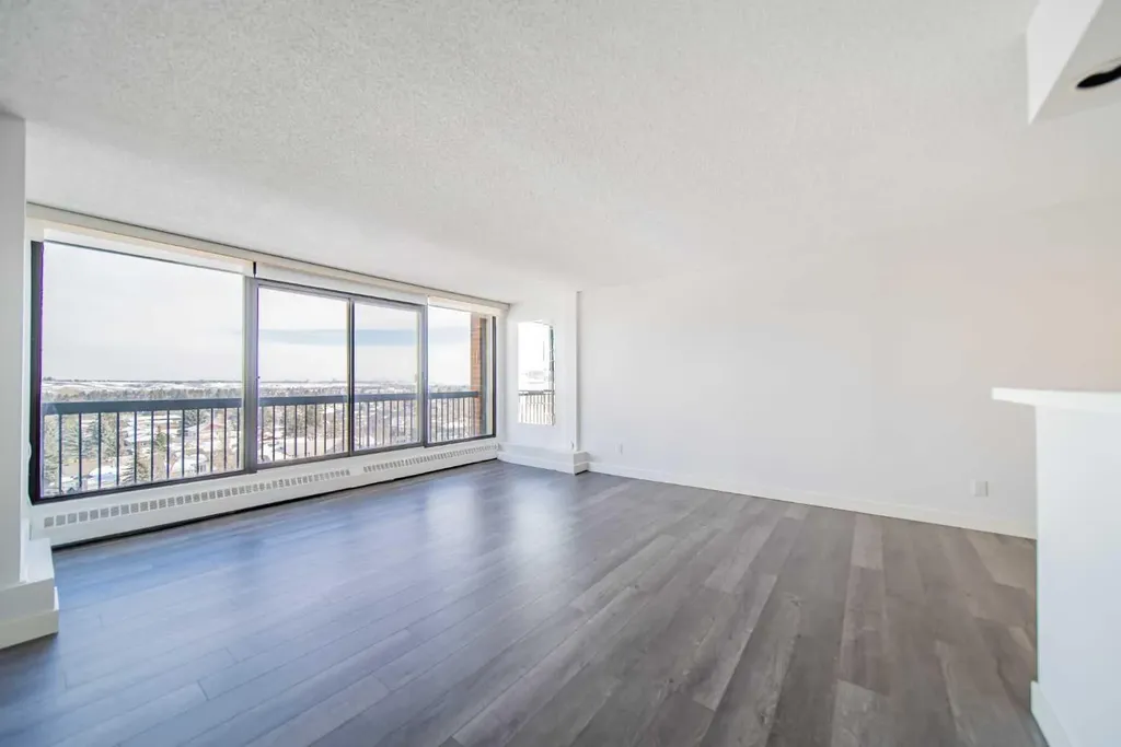 8604 48 Avenue NW Calgary AB T2B 5E6