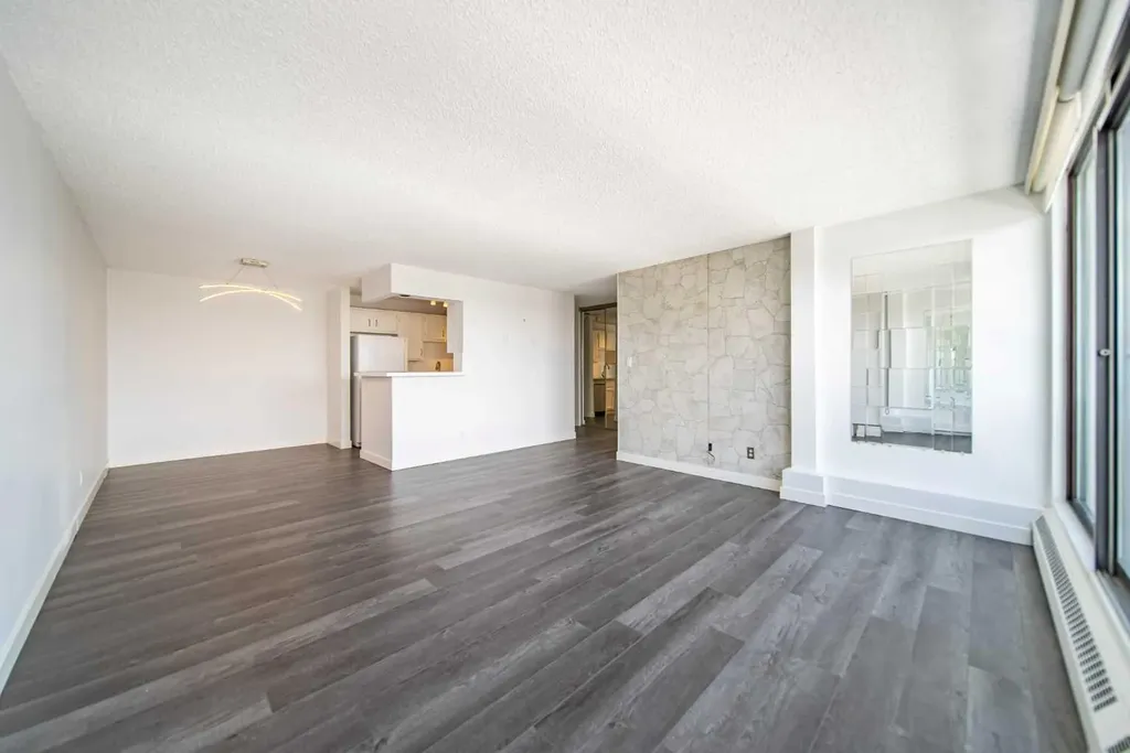 8604 48 Avenue NW Calgary AB T2B 5E6