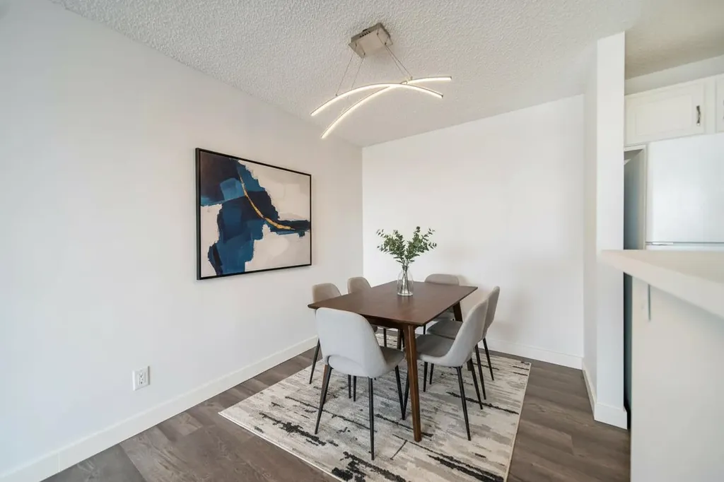 8604 48 Avenue NW Calgary AB T2B 5E6