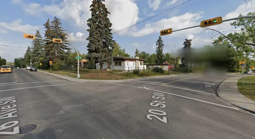 2104 26 Avenue SW Calgary AB T2T 1E6