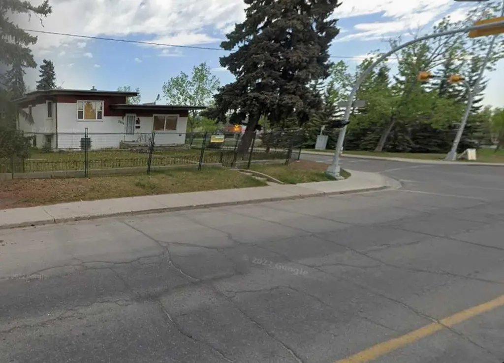 2104 26 Avenue SW Calgary AB T2T 1E6
