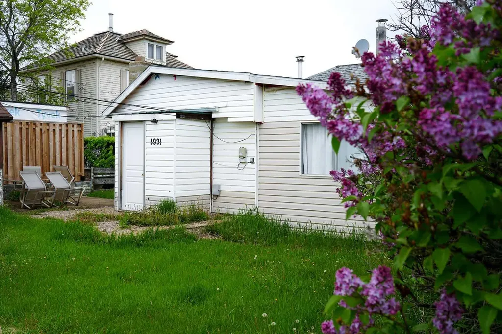 4931 49 Street Hardisty AB T0B 1V0