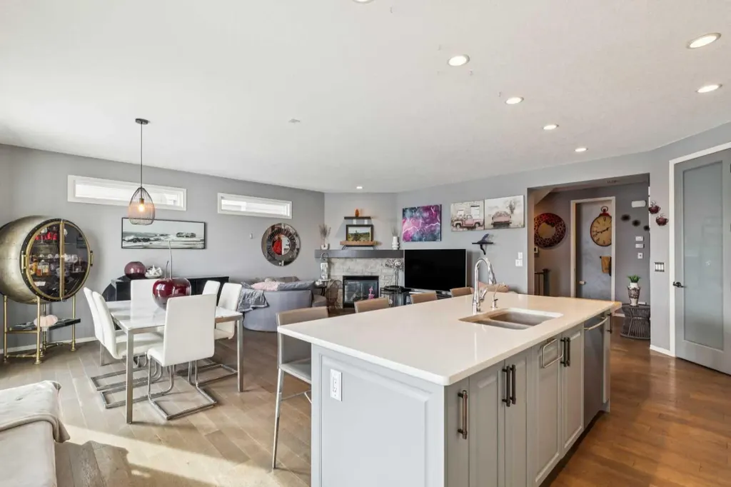 223 Cranarch Terrace SE Calgary AB T3M 1Z2