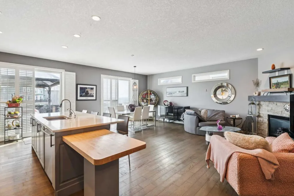 223 Cranarch Terrace SE Calgary AB T3M 1Z2