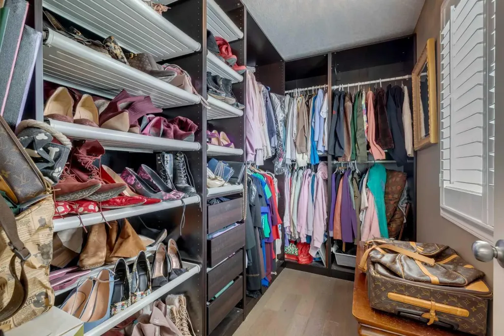 223 Cranarch Terrace SE Calgary AB T3M 1Z2