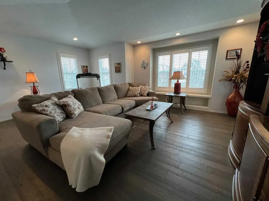 223 Cranarch Terrace SE Calgary AB T3M 1Z2