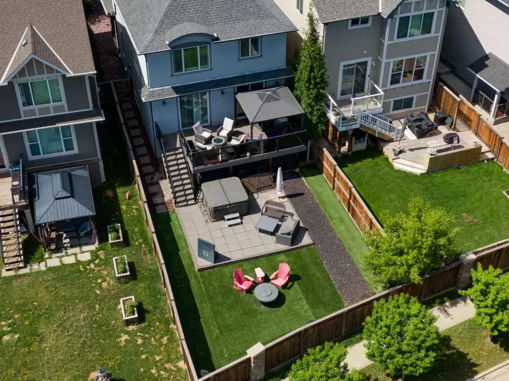 223 Cranarch Terrace SE Calgary AB T3M 1Z2