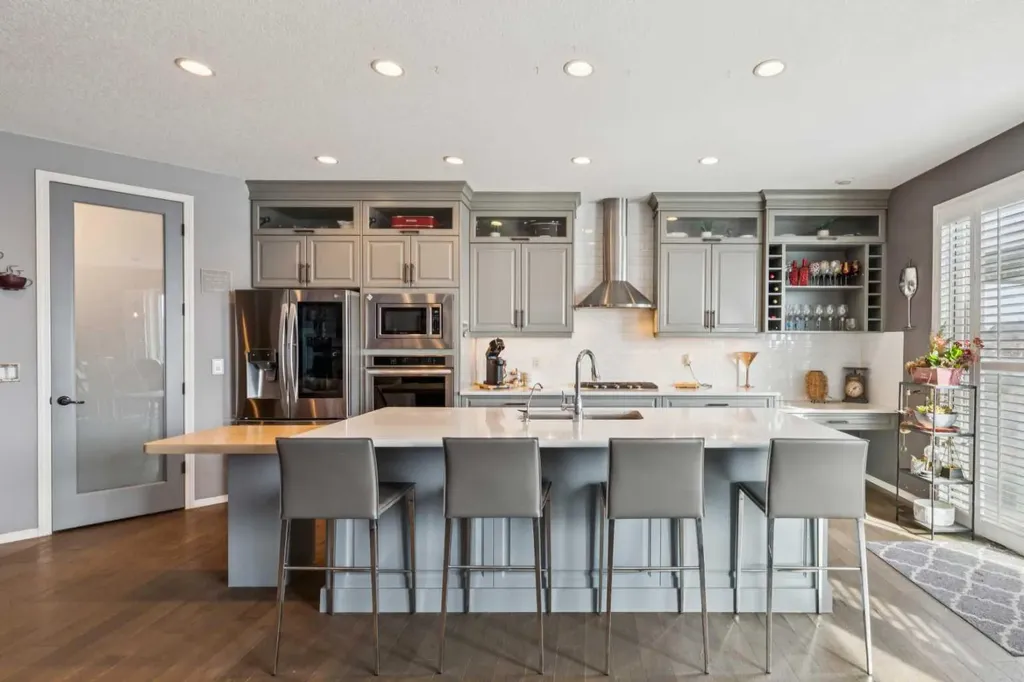223 Cranarch Terrace SE Calgary AB T3M 1Z2