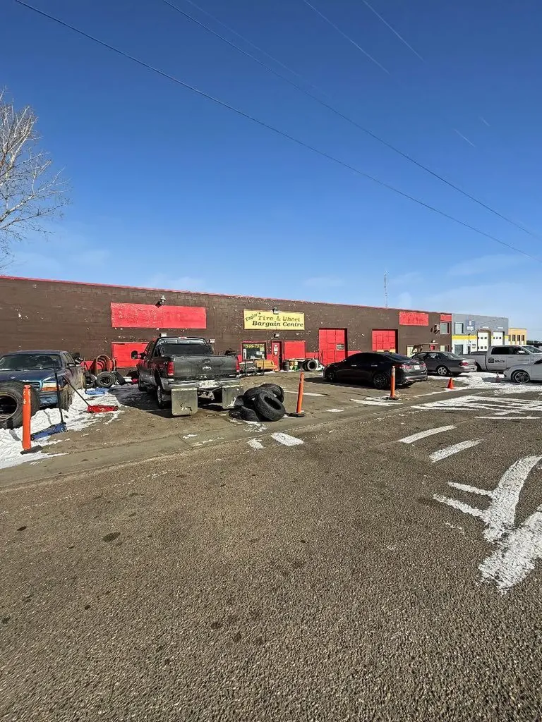 1621 Highway Avenue SE Redcliff AB T0J 2P0
