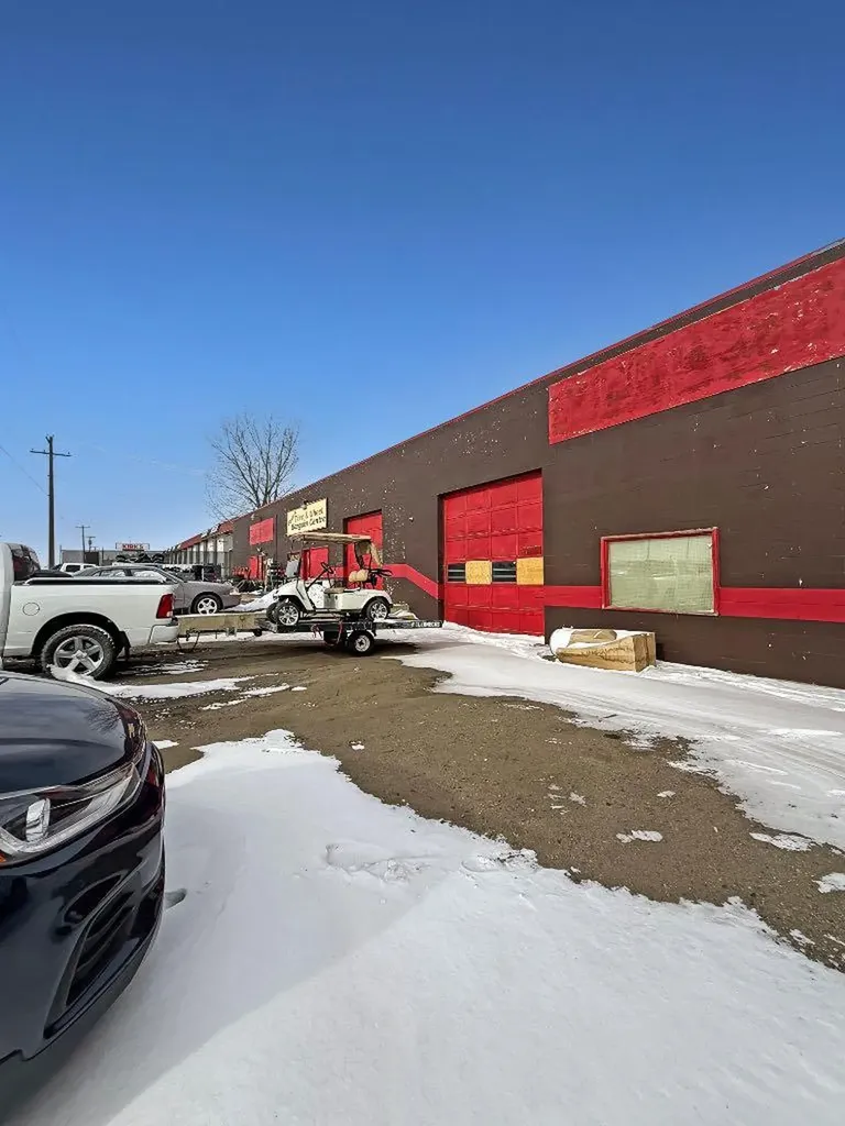1621 Highway Avenue SE Redcliff AB T0J 2P0