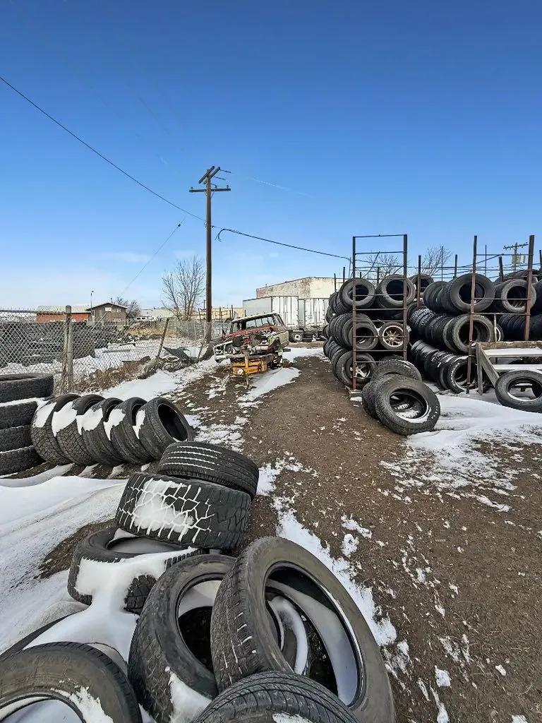1621 Highway Avenue SE Redcliff AB T0J 2P0