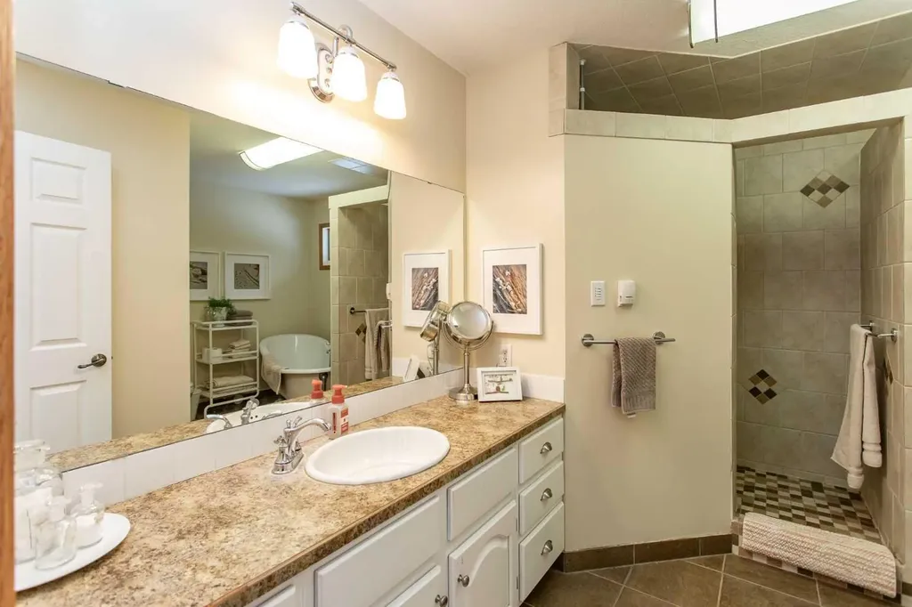 14 Parkland Crescent Parkland Beach AB T0C 2J0