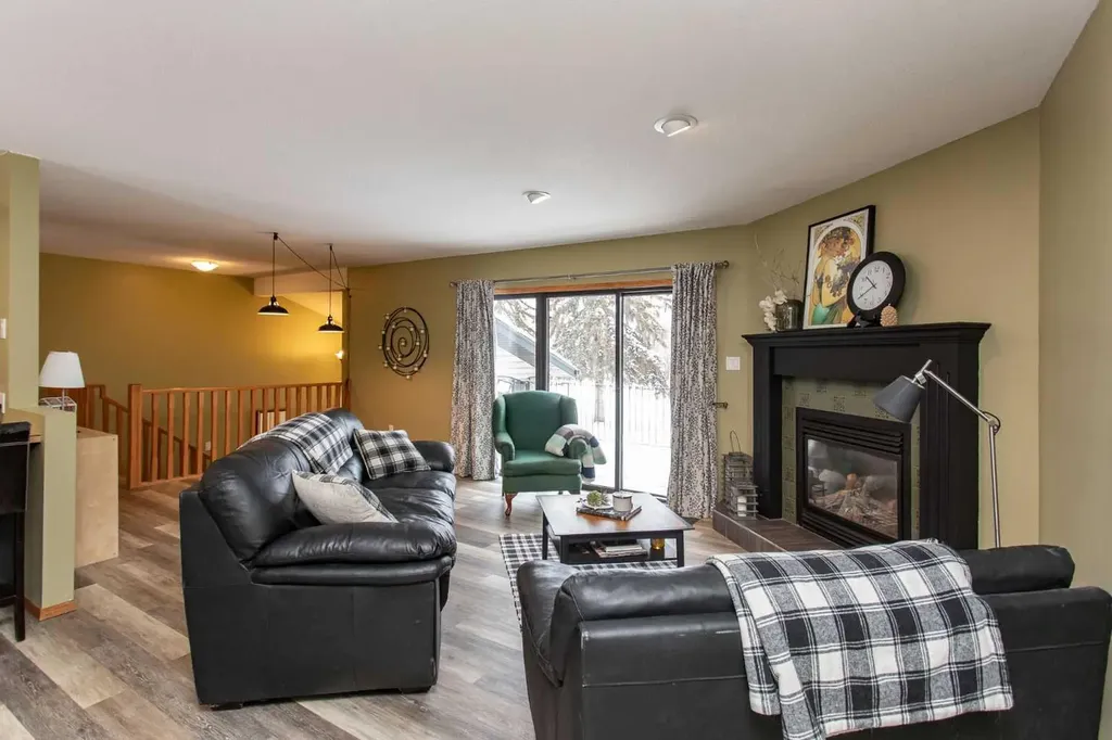 14 Parkland Crescent Parkland Beach AB T0C 2J0