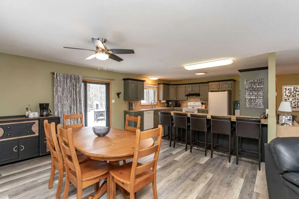14 Parkland Crescent Parkland Beach AB T0C 2J0