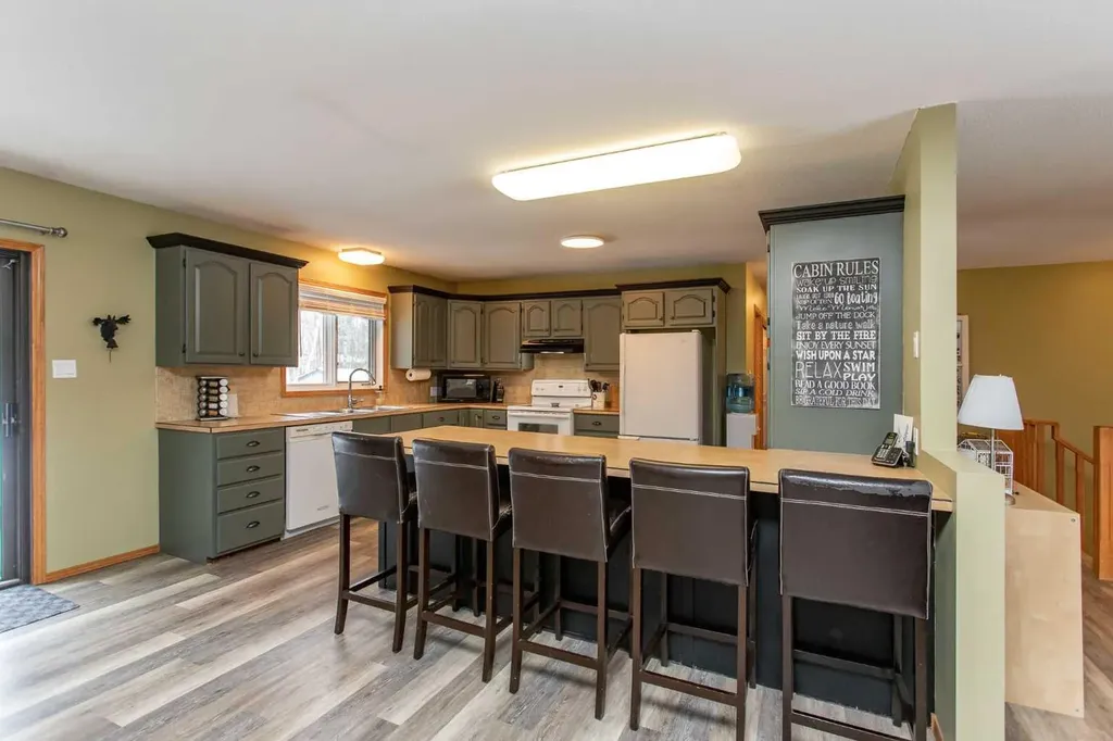 14 Parkland Crescent Parkland Beach AB T0C 2J0