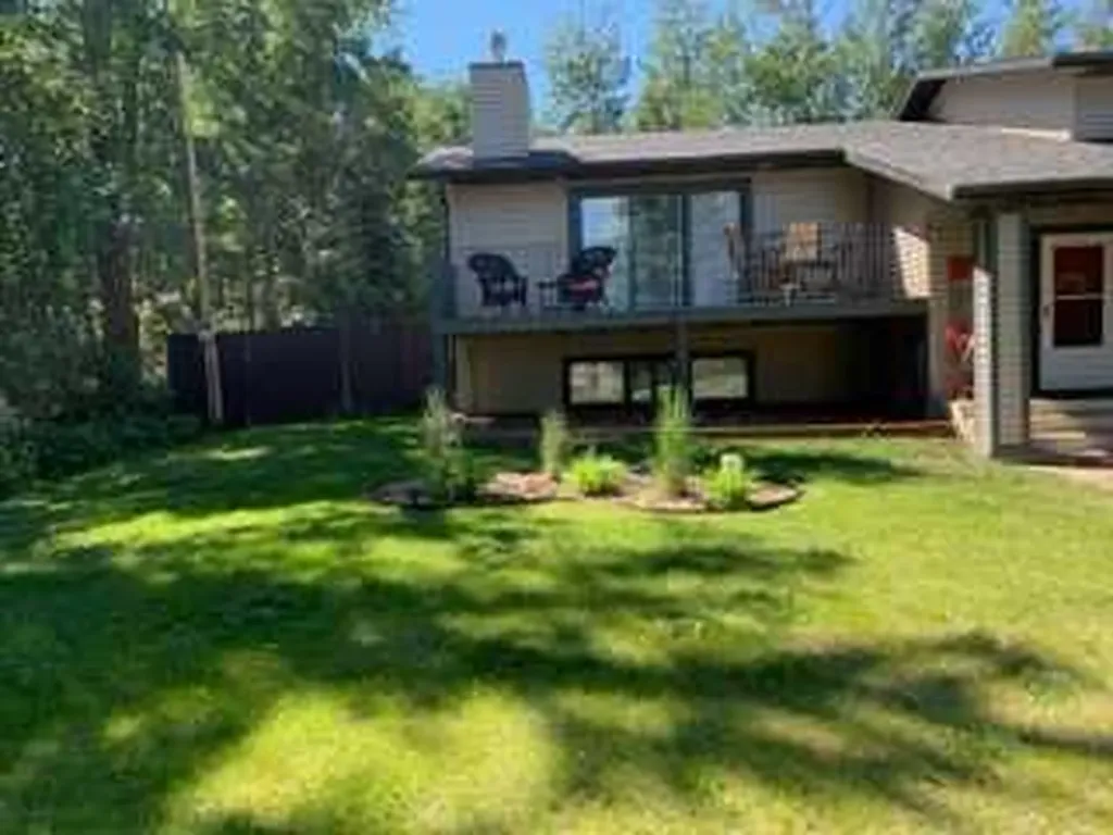 14 Parkland Crescent Parkland Beach AB T0C 2J0