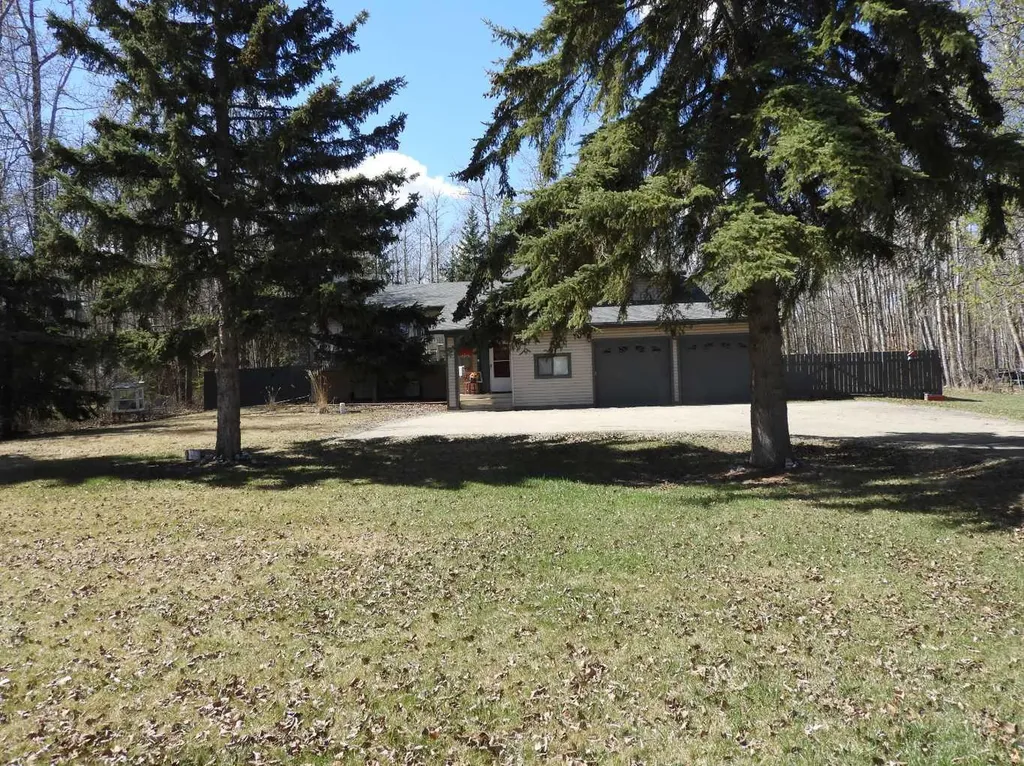 14 Parkland Crescent Parkland Beach AB T0C 2J0
