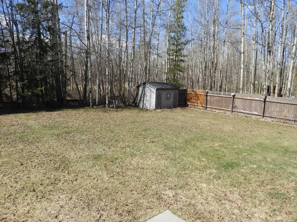14 Parkland Crescent Parkland Beach AB T0C 2J0