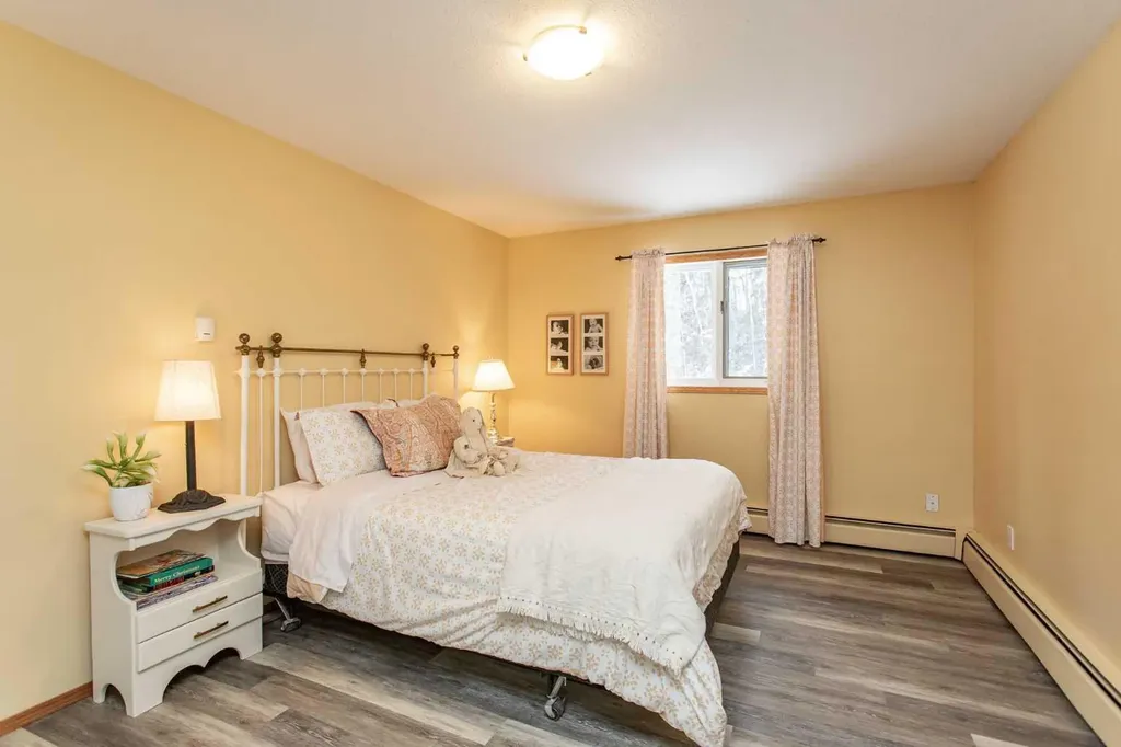 14 Parkland Crescent Parkland Beach AB T0C 2J0