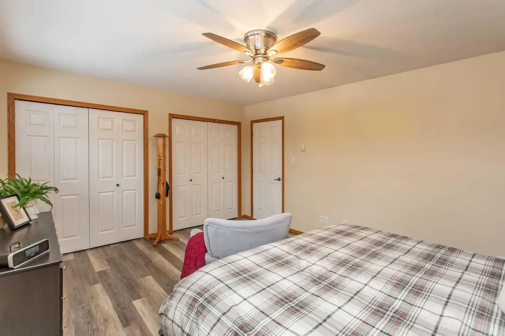 14 Parkland Crescent Parkland Beach AB T0C 2J0