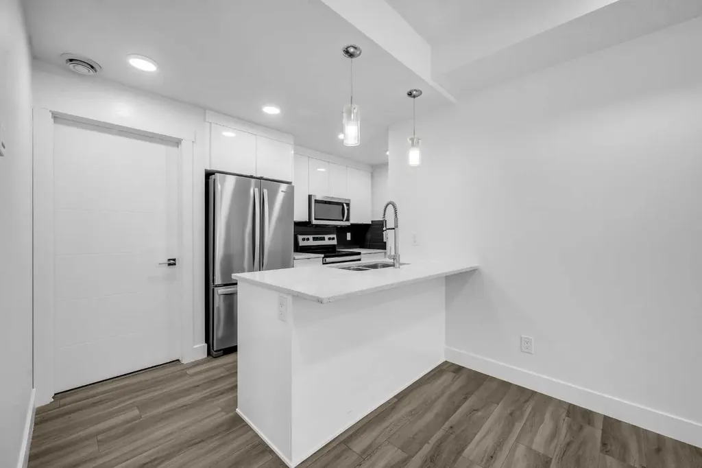 155 Savanna Walk NE Calgary AB T3J 0Y3