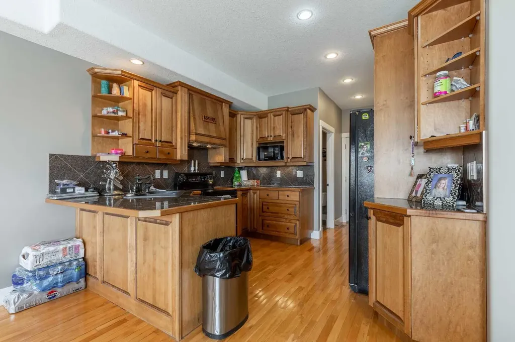 369 Canyon Boulevard W Lethbridge AB T1K 6V2