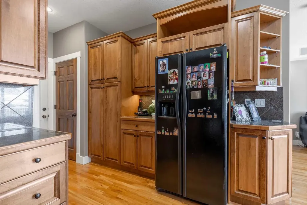 369 Canyon Boulevard W Lethbridge AB T1K 6V2