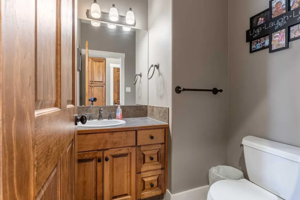 369 Canyon Boulevard W Lethbridge AB T1K 6V2