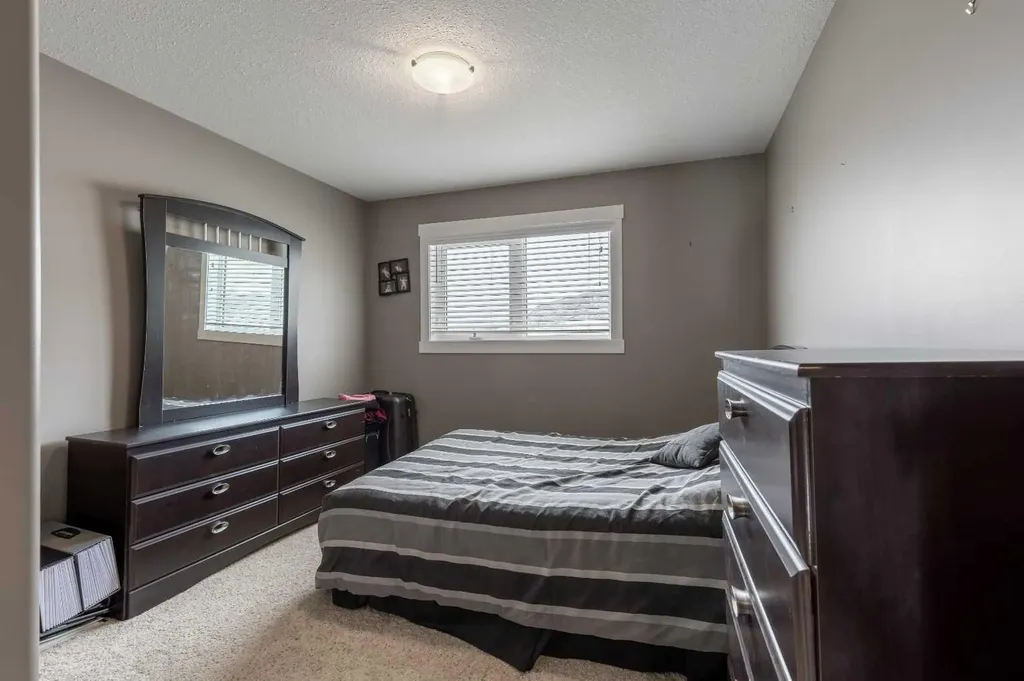 369 Canyon Boulevard W Lethbridge AB T1K 6V2