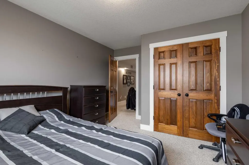 369 Canyon Boulevard W Lethbridge AB T1K 6V2