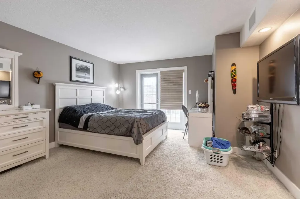 369 Canyon Boulevard W Lethbridge AB T1K 6V2