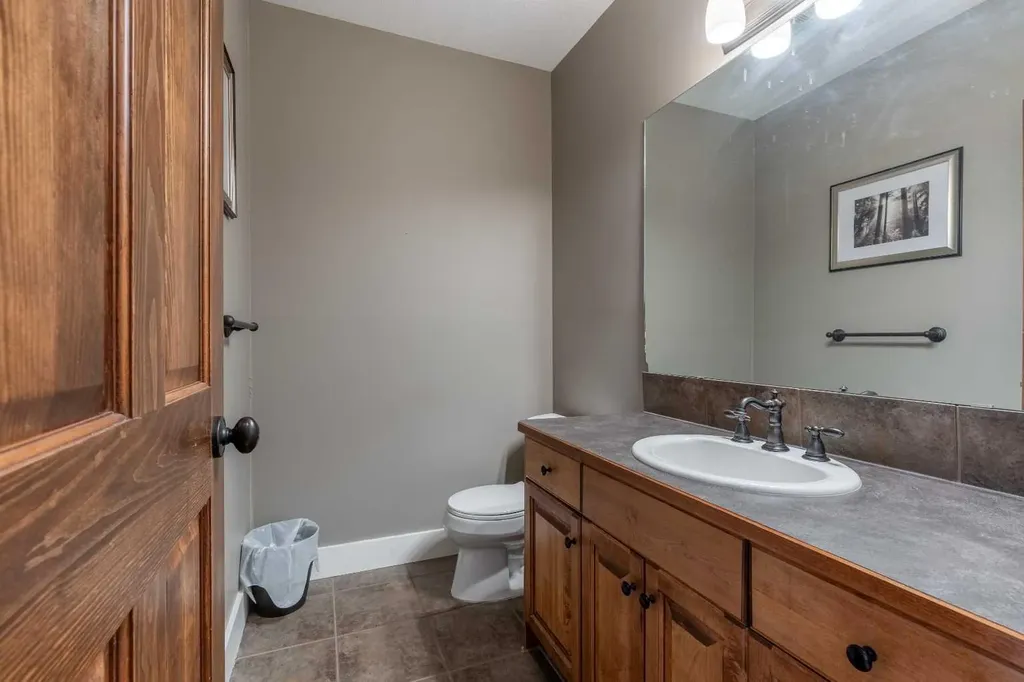 369 Canyon Boulevard W Lethbridge AB T1K 6V2