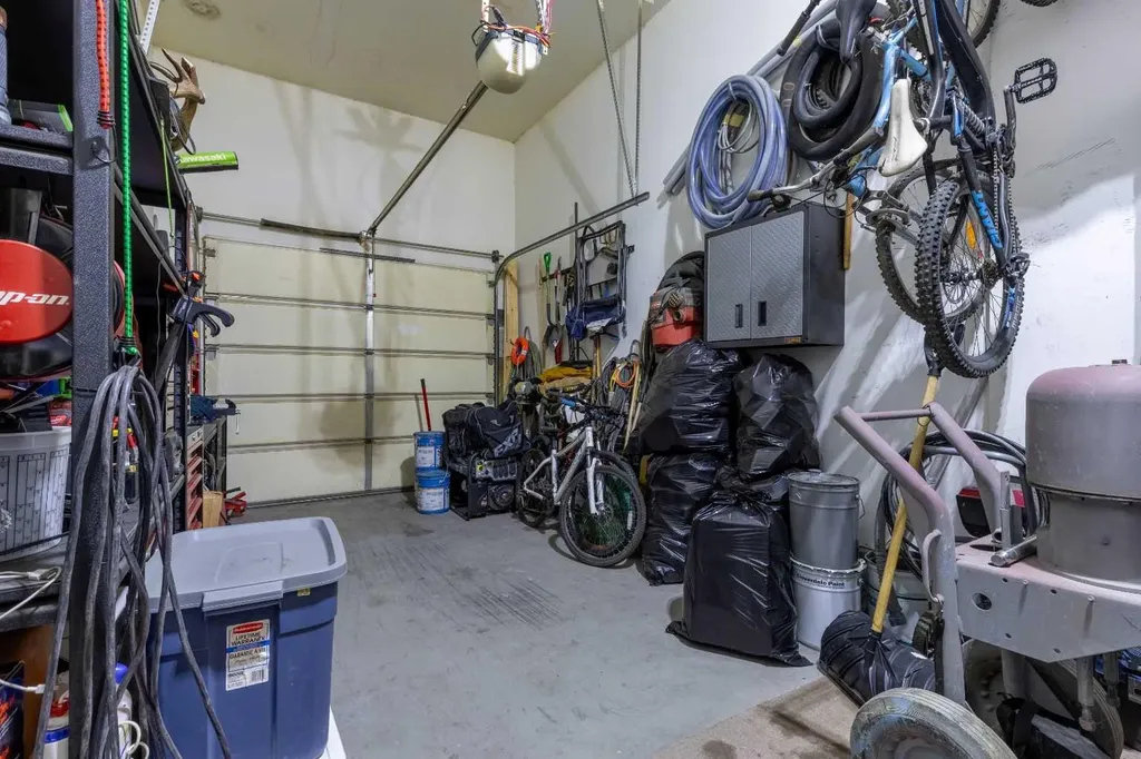 369 Canyon Boulevard W Lethbridge AB T1K 6V2