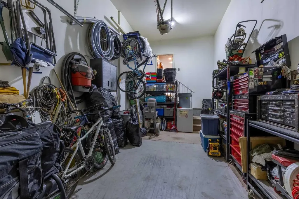 369 Canyon Boulevard W Lethbridge AB T1K 6V2