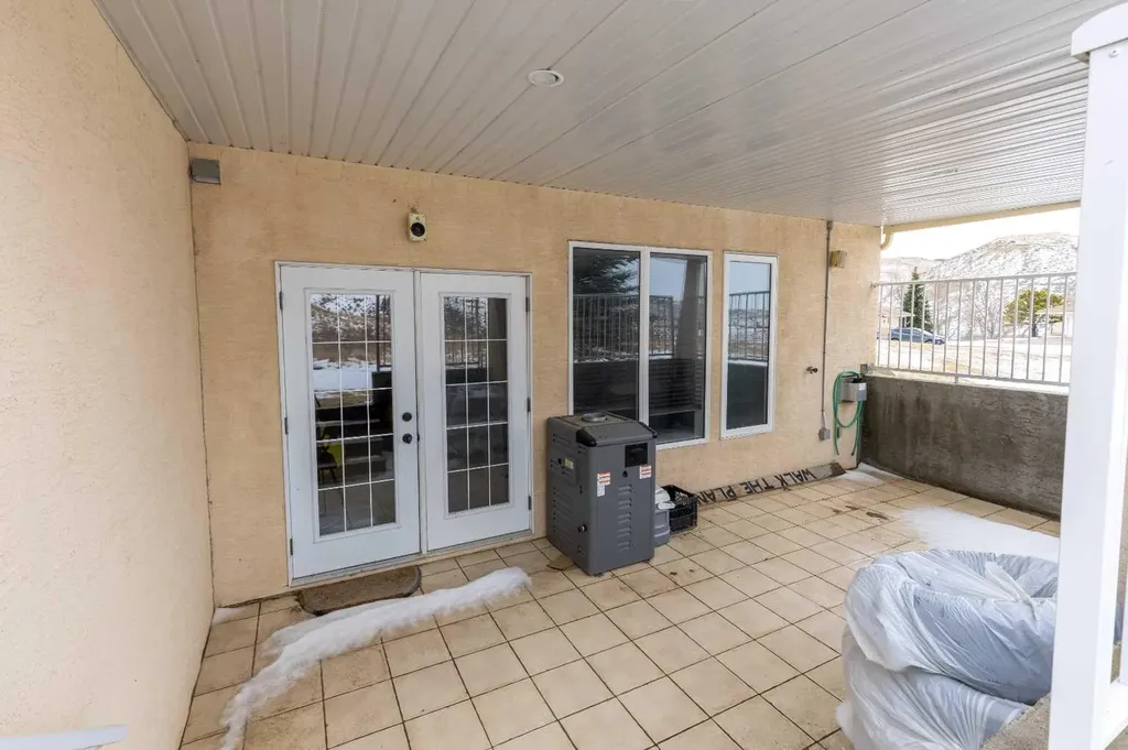 369 Canyon Boulevard W Lethbridge AB T1K 6V2
