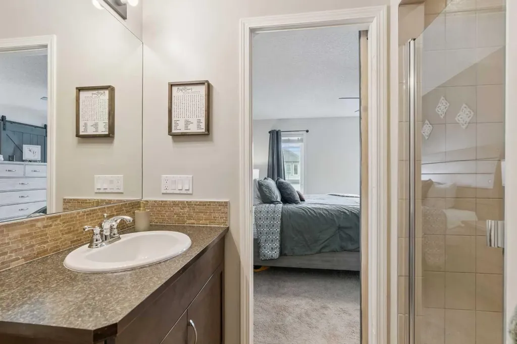 42 Windwood Grove SW Airdrie AB T4B 3T2