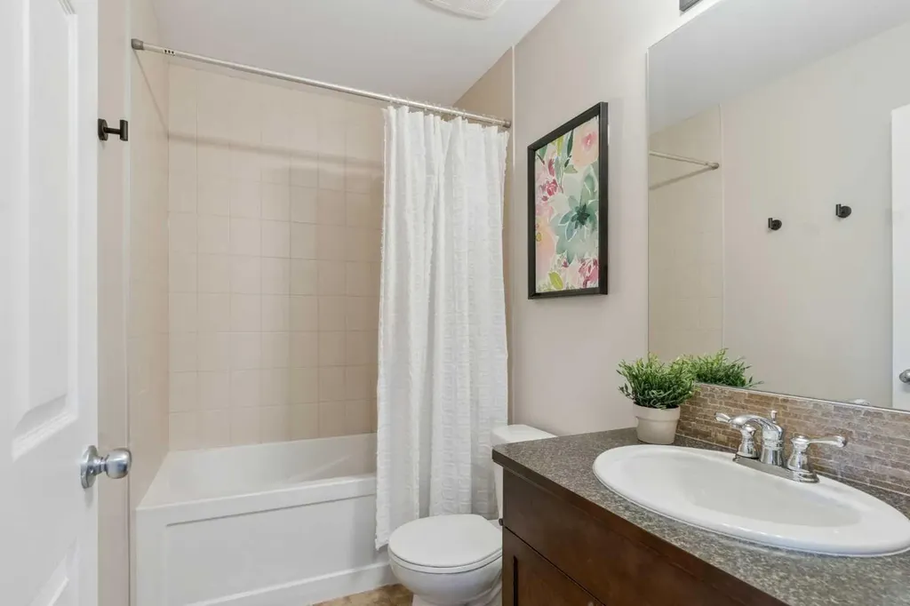 42 Windwood Grove SW Airdrie AB T4B 3T2