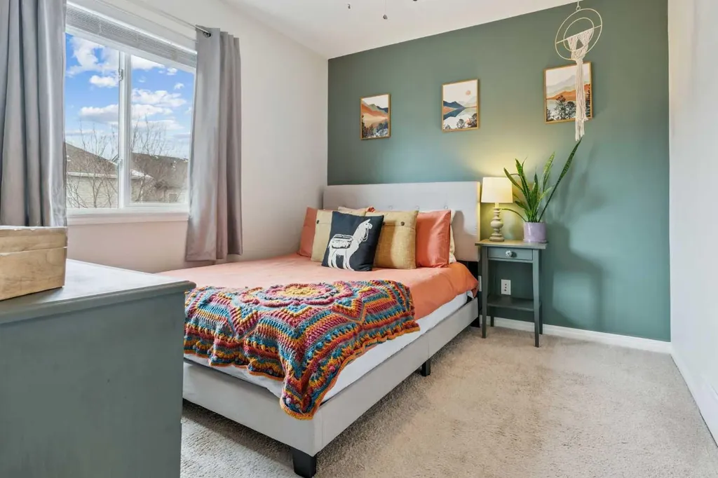 42 Windwood Grove SW Airdrie AB T4B 3T2
