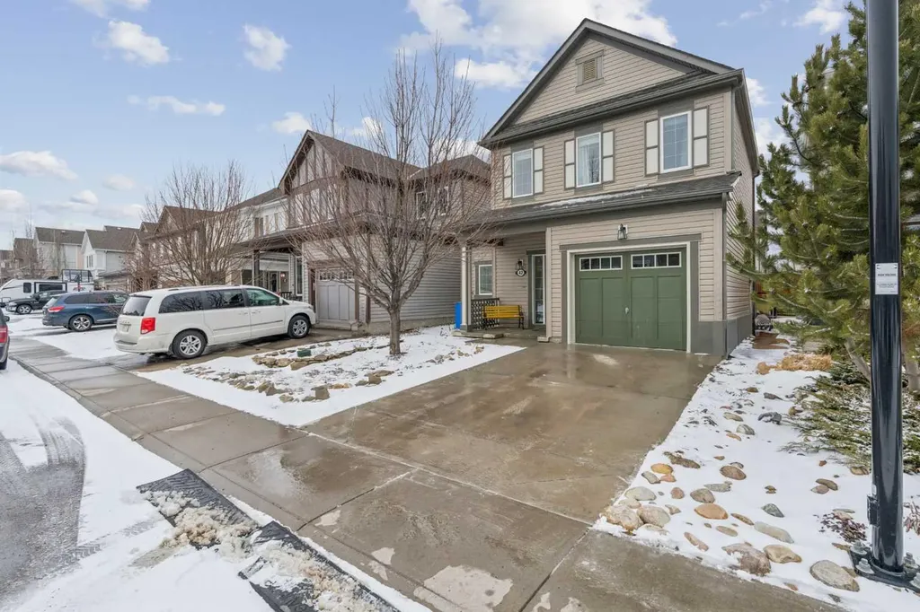 42 Windwood Grove SW Airdrie AB T4B 3T2