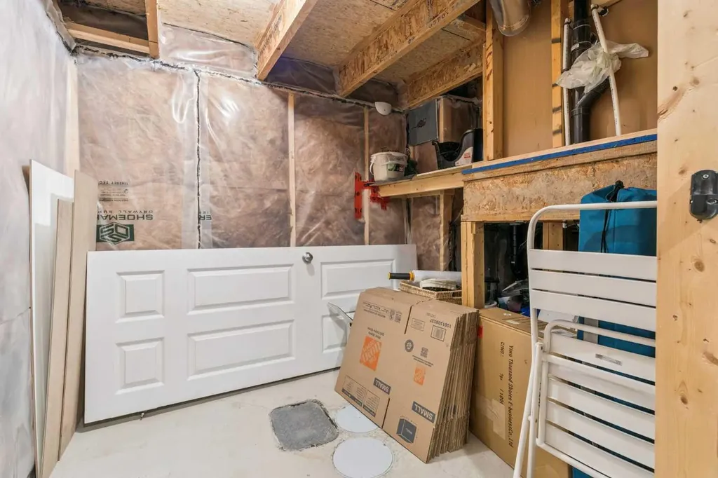 42 Windwood Grove SW Airdrie AB T4B 3T2