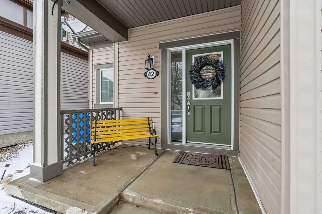 42 Windwood Grove SW Airdrie AB T4B 3T2