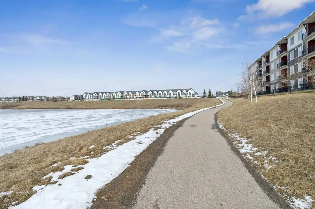 42 Windwood Grove SW Airdrie AB T4B 3T2