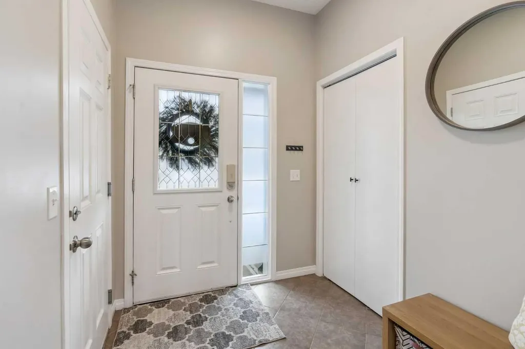 42 Windwood Grove SW Airdrie AB T4B 3T2