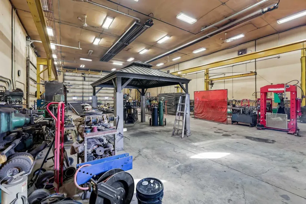 6-255077 Range Road 255 Strathmore AB T1P 0W3