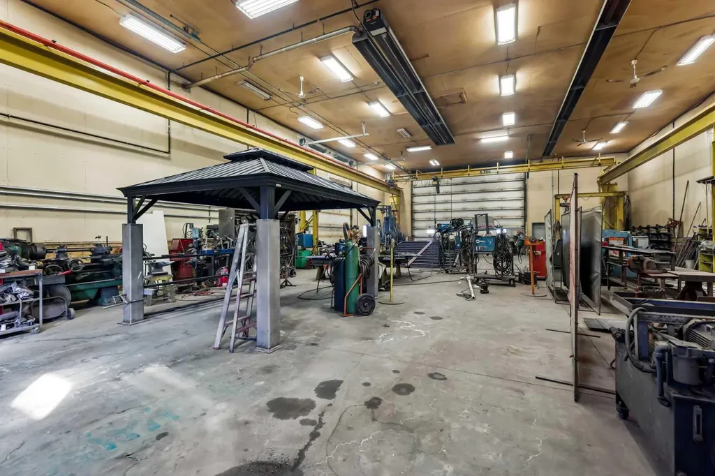 6-255077 Range Road 255 Strathmore AB T1P 0W3