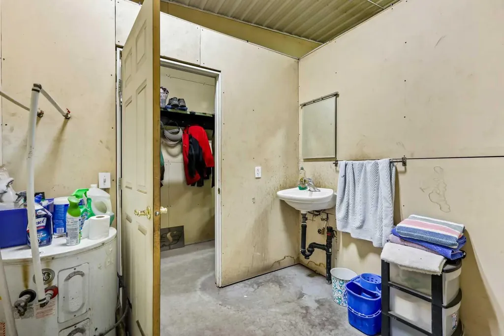 6-255077 Range Road 255 Strathmore AB T1P 0W3