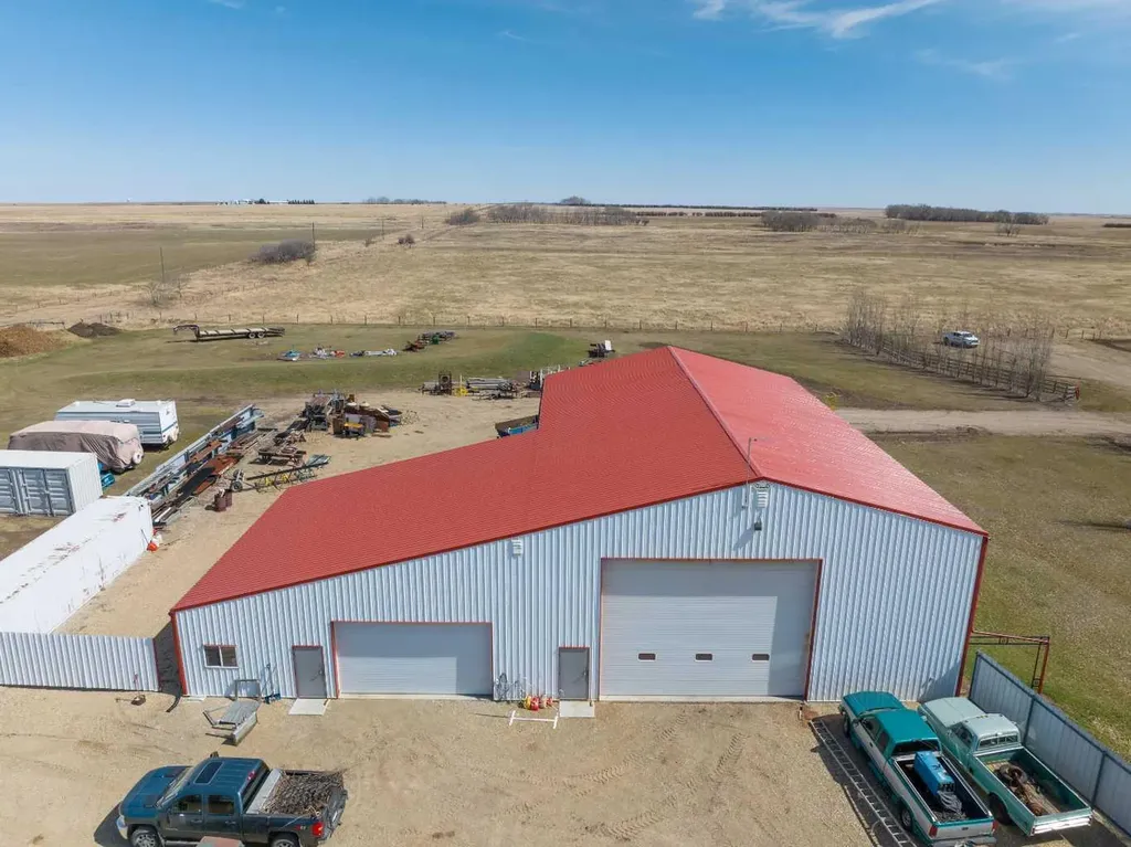 6-255077 Range Road 255 Strathmore AB T1P 0W3