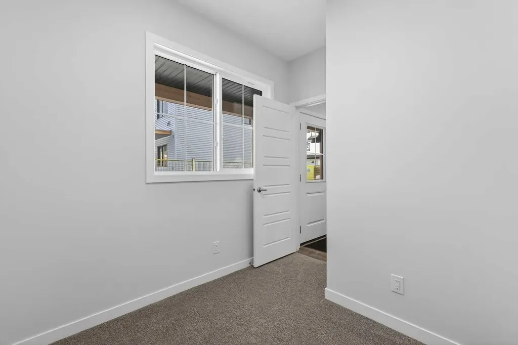 172 Hotchkiss Common SE Calgary AB T3S 0X5
