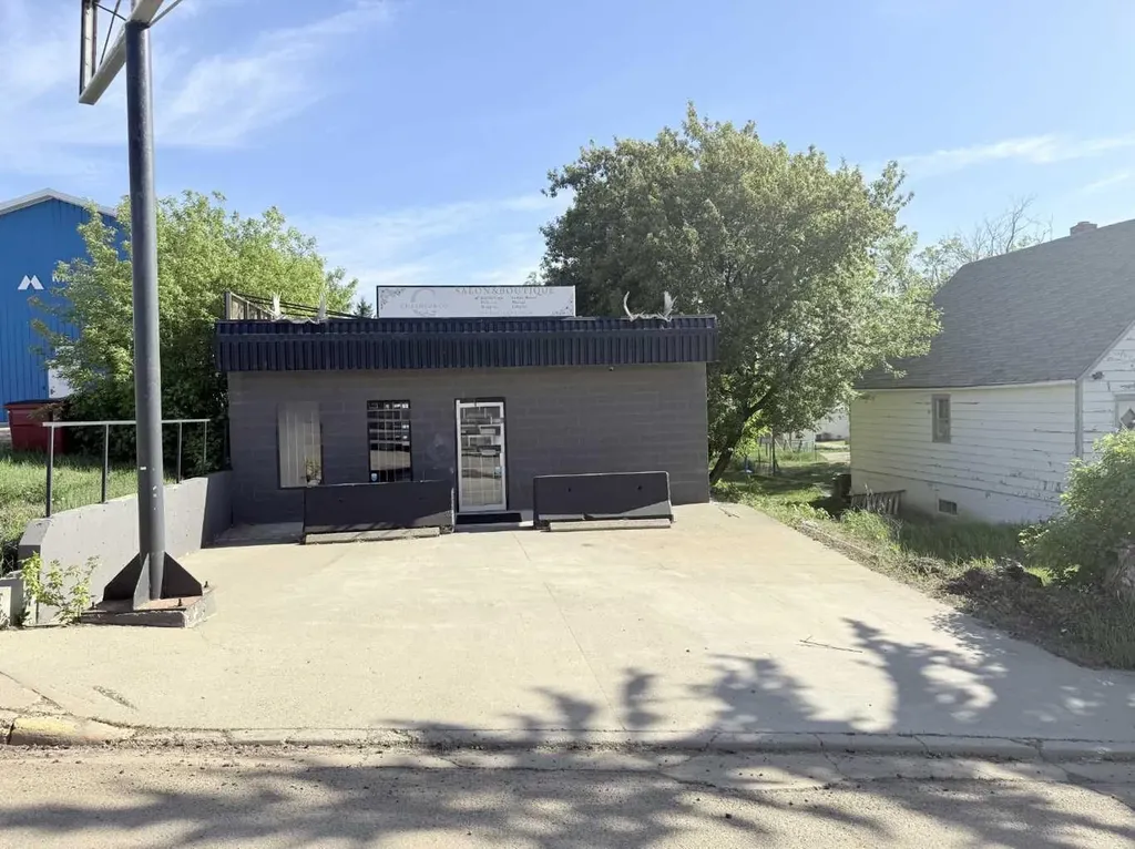 9815 94 Avenue Peace River AB T8S1S4