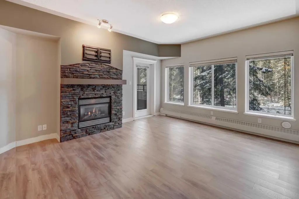 10 Discovery Ridge Close SW Calgary AB T3H 5X3